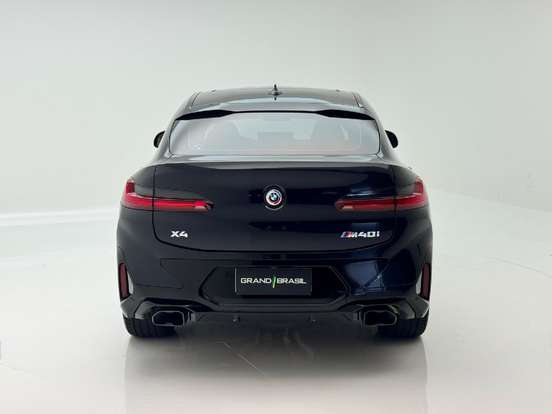 BMW-X4-2022