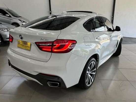 BMW-X6-4.4 50I 4X4 COUPÉ 8 CILINDROS 32V BI-TURBO GASOLINA 4P AUTOMÁTICO BMW-X6-2014