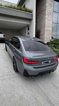 BMW-320i-2022