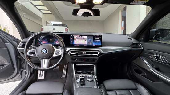 BMW-320i-2022
