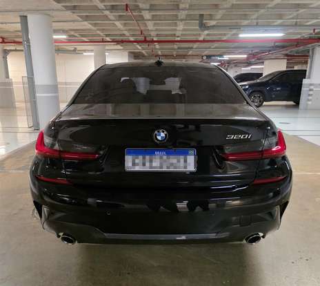 BMW-320i-2020