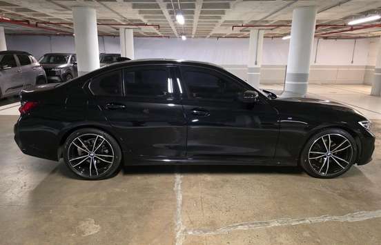 BMW-320i-2020