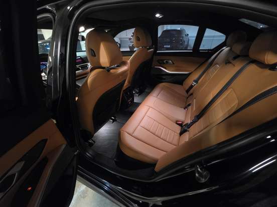 BMW-320i-2020