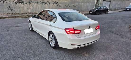 BMW-320i-2018