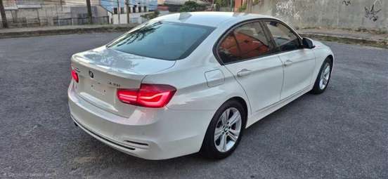 BMW-320i-2018