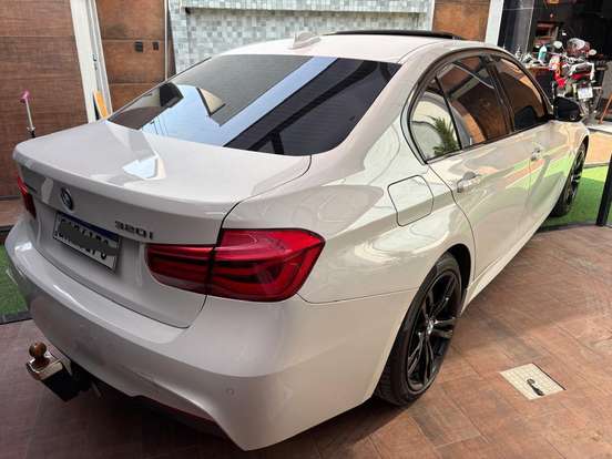 BMW-320i-2016