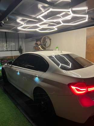 BMW-320i-2016
