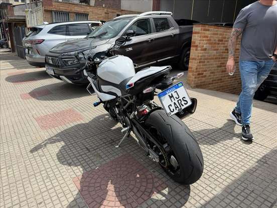 BMW-S 1000 RR M CARBON BMW-S 1000 RR M CARBON-2025