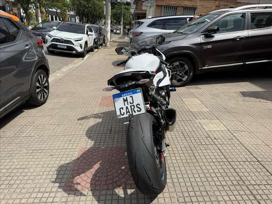 BMW-S 1000 RR M CARBON BMW-S 1000 RR M CARBON-2025