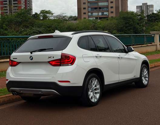 BMW-X1-2015