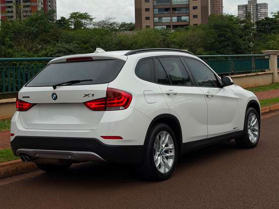 BMW-X1-2.0 16V TURBO ACTIVEFLEX SDRIVE20I 4P AUTOMÁTICO BMW-X1-2015