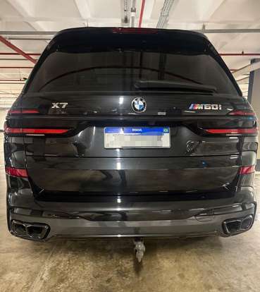 BMW-X7-2024