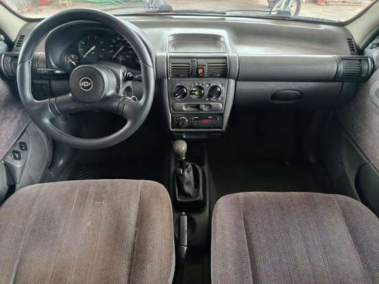 CHEVROLET-CORSA-1995