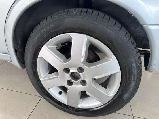 CHEVROLET-CORSA-2010