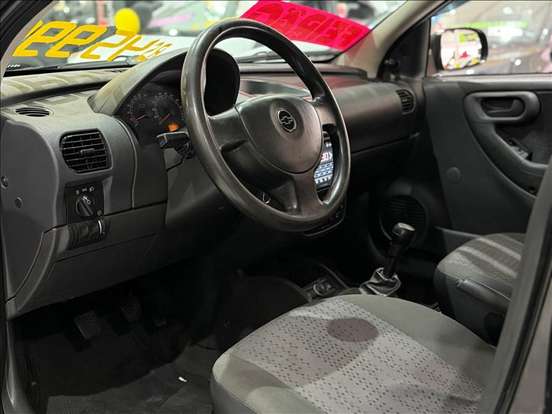 CHEVROLET-CORSA-2011