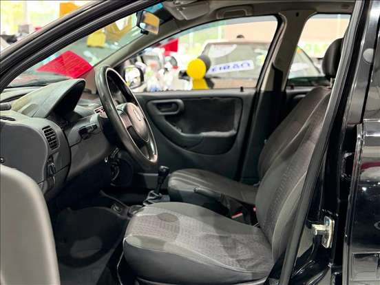 CHEVROLET-CORSA-2011