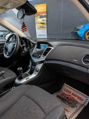 CHEVROLET-CRUZE-2012