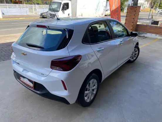 CHEVROLET-ONIX-2022