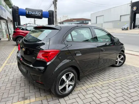 CHEVROLET-ONIX-2018