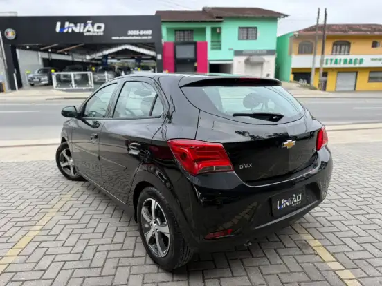 CHEVROLET-ONIX-2018