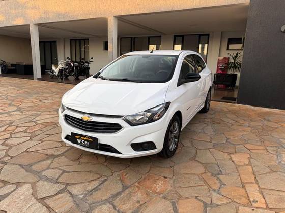 CHEVROLET ONIX 1.4 MPFI ADVANTAGE 8V FLEX 4P AUTOMÁTICO