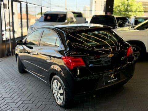 CHEVROLET-ONIX-2016