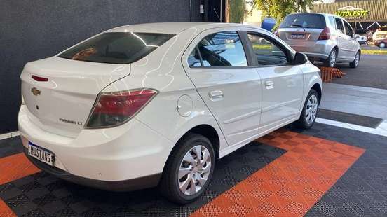 CHEVROLET-PRISMA-2015