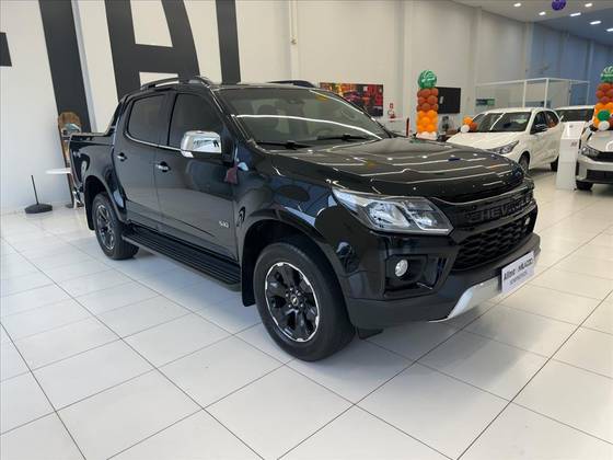 CHEVROLET S10 2.8 16V TURBO DIESEL HIGH COUNTRY CD 4X4 AUTOMÁTICO