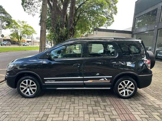 CHEVROLET-SPIN-2015