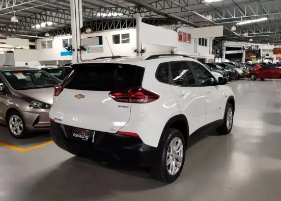 CHEVROLET-TRACKER-2023