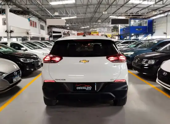 CHEVROLET-TRACKER-2023