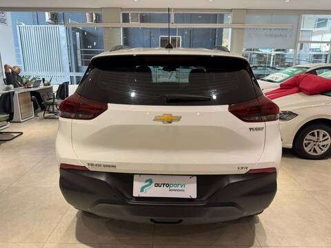 CHEVROLET-TRACKER-2023