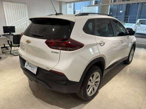 CHEVROLET-TRACKER-2023