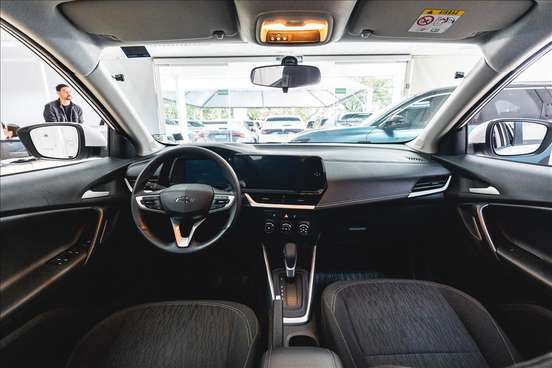 CHEVROLET-TRACKER-2025
