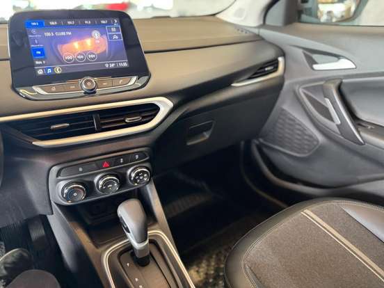 CHEVROLET-TRACKER-2021