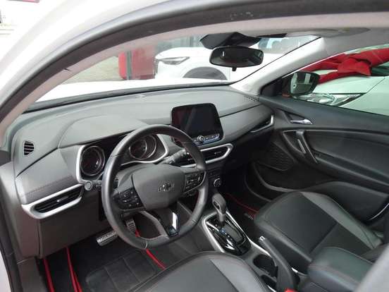 CHEVROLET-TRACKER-2023