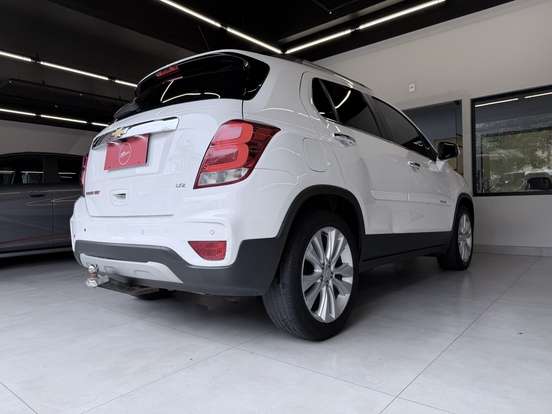 CHEVROLET-TRACKER-2017