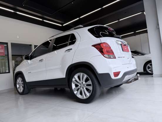 CHEVROLET-TRACKER-2017