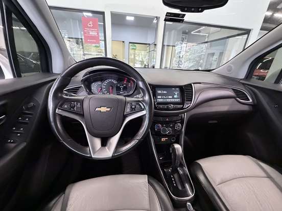 CHEVROLET-TRACKER-2017