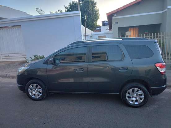 CHEVROLET-SPIN-2016