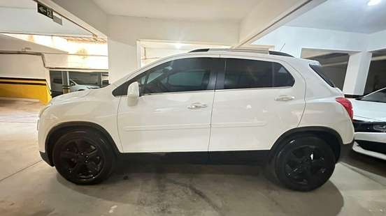 CHEVROLET-TRACKER-2015