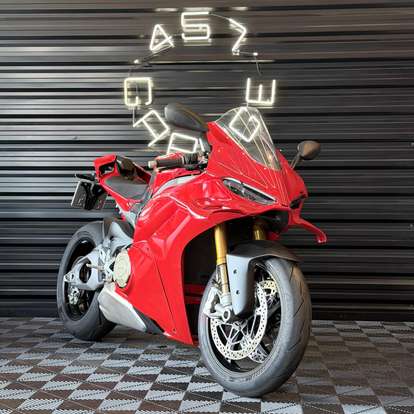 DUCATI-PANIGALE V4 S-2025