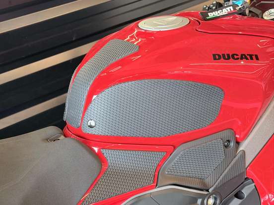 DUCATI-PANIGALE V4 S DUCATI-PANIGALE V4 S-2025