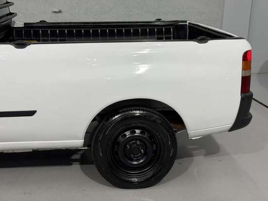 FORD-COURIER-2011