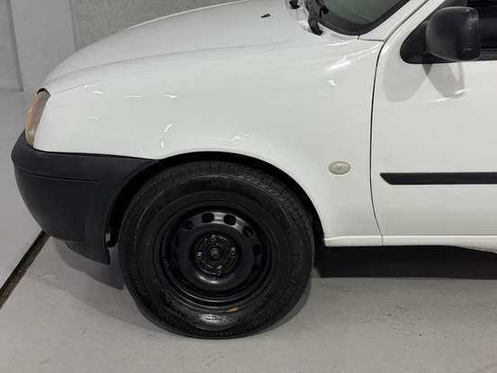 FORD-COURIER-2011