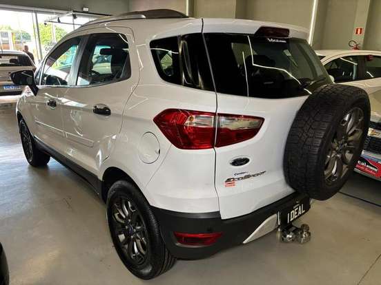 FORD-ECOSPORT-2012