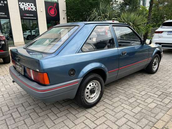 FORD-ESCORT-1993