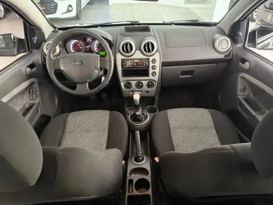 FORD-FIESTA-2014