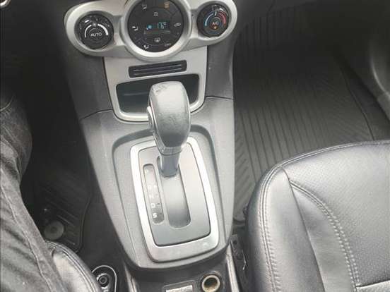 FORD-FIESTA-1.6 SE HATCH 16V FLEX 4P POWERSHIFT FORD-FIESTA-2015