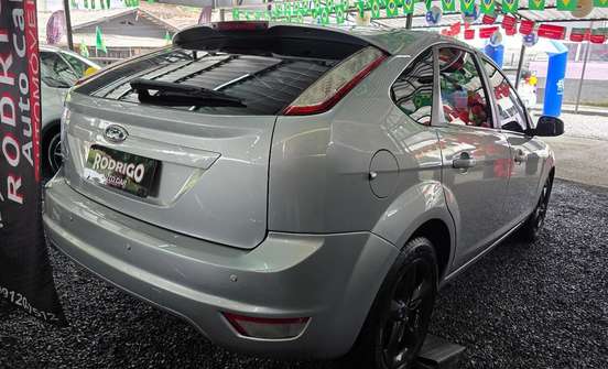 FORD-FOCUS-2011